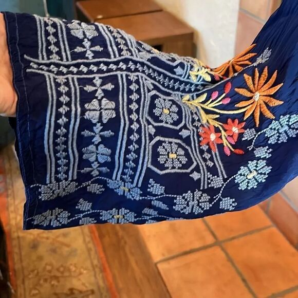 Johnny Was Blue EmbroideredWyatt Blouse, L - Picture 6 of 11